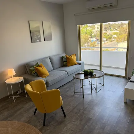Luxurious Penthouse In Center 300m From The לרנקה