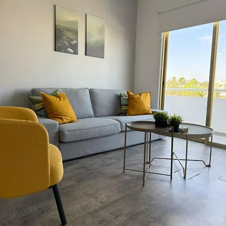 Luxurious Penthouse In Center 300m From The דירה לרנקה