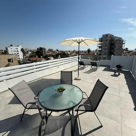 Luxurious Penthouse In Center 300m From The לרנקה