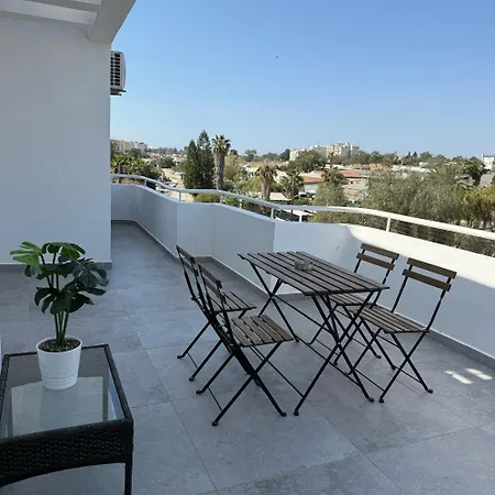 Luxurious Penthouse In Center 300m From The Lejlighed