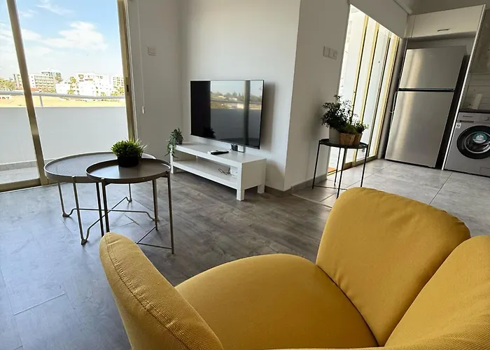 アパート Luxurious Penthouse In Center 300m From The *