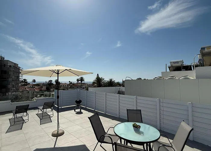 アパート Luxurious Penthouse In Center 300m From The *