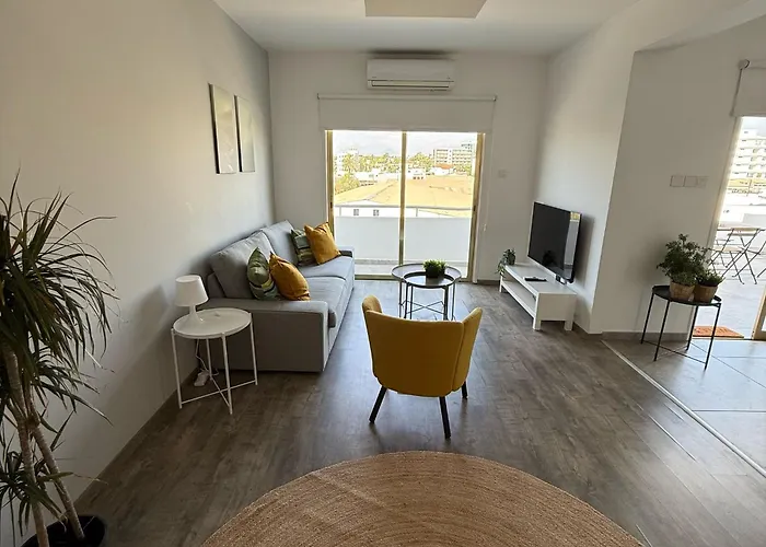 アパート Luxurious Penthouse In Center 300m From The *