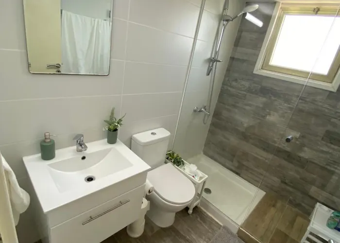 Luxurious Penthouse In Center 300m From The アパート ラルナカ